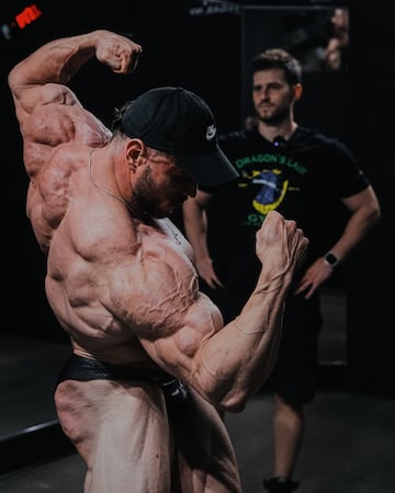 Uno de los requisitos para competir en el Mr. Olympia es el haber ganado un campeonato profesional.