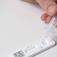 ¿Qué debes hacer y qué no si das positivo en un test de antígenos?