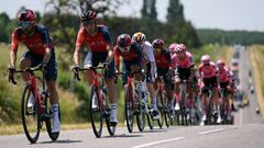 Egan Bernal y Daniel Felipe Martínez llegan con los favoritos y se guardan para la etapa reina.