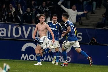 Sólo disputó once minutos y le sobraron seis para meter al Oviedo de lleno en la lucha por el ascenso. Paulino de la Fuente no se arrugó ante el líder, y con un zurdazo ajustado al palo, dio la victoria a su equipo.