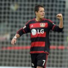 Chicharito sigue inspirado, pero no le alcanza al Leverkusen