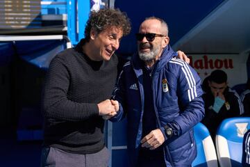 Idiakez saluda a Cervera en la previa del Leganés - Oviedo.