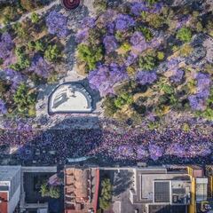 Crónica fotográfica desde el aire de la marcha del Día de la Mujer
