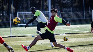 Soko dispara en un entrenamiento.