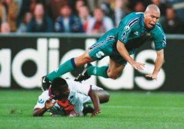 Ronaldo cae dentro del área del París Saint Germain víctima de la entrada de Bruno N'gotty. Penalti Claro. El propio Ronaldo se encargó de transformarlo en el único tanto del encuentro