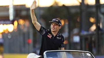 Verstappen, en la Drivers Parade del GP de Singapur de F1.