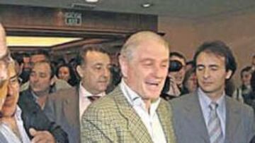 <b>CALDERÓN, EUFÓRICO. </b>El presidente se mostró así ante los peñistas en el hotel Meliá Castilla.