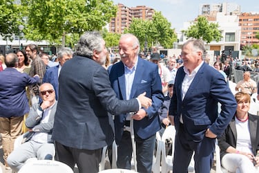 El exselecionador nacional de fútbol Vicente del Bosque, El presidente del Consejo Superior de Deportes José Manuel Rodríguez Uribes y el entrenador de fútbol José Antonio Camacho. 