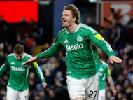 Soccer Football - FA Cup - Fourth Round - Aston Villa v Newcastle United - Villa Park, Birmingham, Britain - February 14, 2026 Newcastle United's Nick Woltemade celebrates scoring their third goal Action Images via Reuters/Peter Cziborra