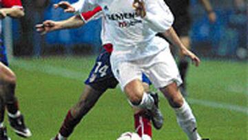 <B>A LA ESPERA.</b> El canterano del Real Madrid, ante los atléticos