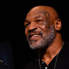 Mike Tyson revela por qué golpeó a un individuo durante un vuelo de avión
