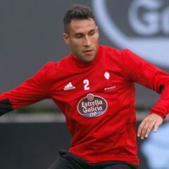 Hugo Mallo es baja de última hora para jugar en Vitoria