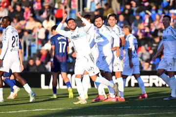 Mario Climent celebrando su primer gol como jugador del Cdiz CF. Foto: Cdiz CF.