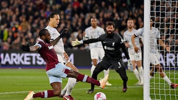 Soccer Football - Premier League - West Ham United v Liverpool - London Stadium, London, Britain - April 26, 2023 West Ham United's Michail Antonio misses a chance to score REUTERS/Tony Obrien EDITORIAL USE ONLY. No use with unauthorized audio, video, data, fixture lists, club/league logos or 'live' services. Online in-match use limited to 75 images, no video emulation. No use in betting, games or single club /league/player publications. Please contact your account representative for further details.