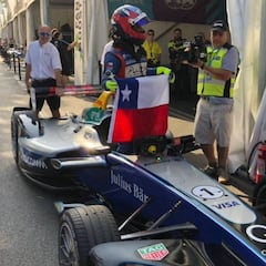 Pedro Devaud se lució en el mismo auto de Orlando Bloom
