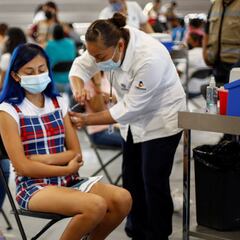 Vacuna Pfizer: qué efectos secundarios produce, cuánto duran y qué inmunidad da la primera dosis