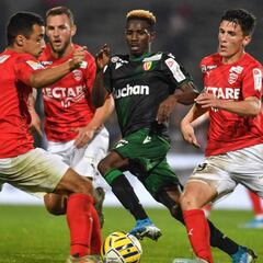 Nimes y Girondins imponen la lógica y alcanzan los octavos