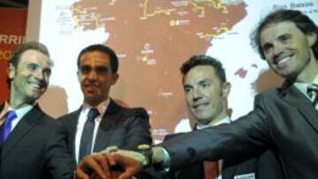 Alejandro Valverde, Alberto Contador, Joaquin &quot;Purito&quot; Rodriguez y Samuel Sanchez posan durante la presentaci&oacute;n de la 68 edici&oacute;n de la Vuelta Ciclista a Espa&ntilde;a.