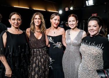 Maya Rudolph, Kristen Wiig, Rose Byrne, Ellie Kemper y Melissa McCarthy durante la 98.ª edición de los premios Oscar 2026 celebrados en el Dolby Theatre.