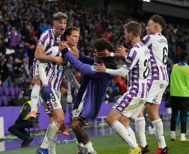 Escribá les devuelve la pólvora a Marcos André y Latasa