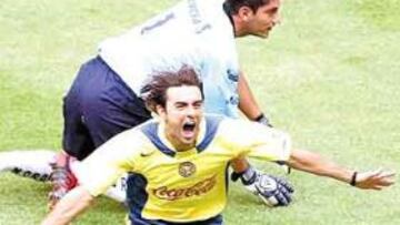 <b>DEMORA. </b>El Piojo López, que fue estrella este año en el América, prepara en Acapulco el torneo de Apertura.