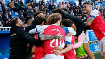 Los jugadores del Espanyol celebran un gol.