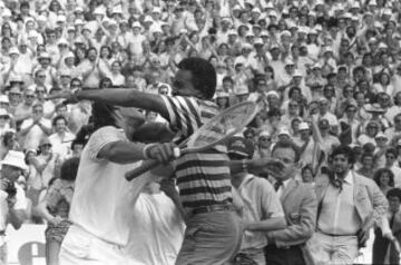 Yannick Noah ganó su único Roland Garros el 5 de junio de 1983 ante Mats Wilander. 
