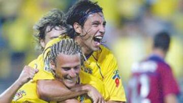 <b>HISTÓRICO. </b>Los tantos de Forlán metieron al Villarreal en la Champions por primera vez en su historia y, a su vez, descendieron al Levante.