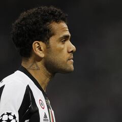 Ultimátum de Alves a la Juve: renovación o estudiará ofertas