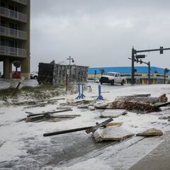 When did Hurricane Nicole touch down in Florida and where?