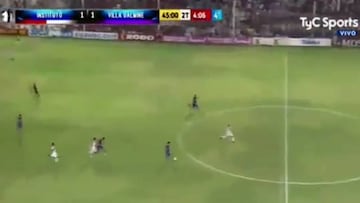 ¡Árbitro termina el partido en pleno contragolpe!