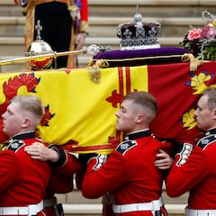 What crown will King Charles III wear, and what happens to the Queen’s