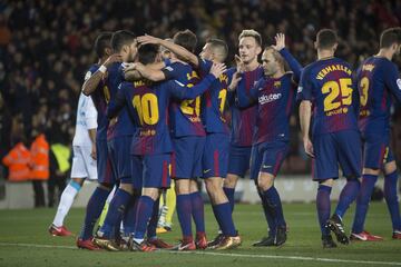 1-0. Luis Suárez celebró el primer gol.