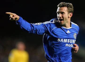 El ucraniano dejó el AC Milan por el Chelsea, formando un equipo a base de talonario.