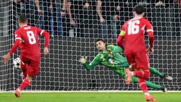 Mattia Perin para un penalti a Millot.