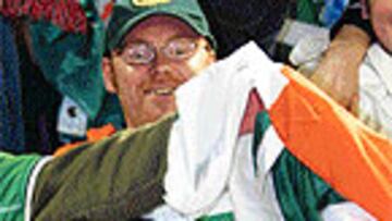 <b>DIERON LA NOTA</B>. La afición del Celtic de Glasgow tiñó de verde y blanco las gradas de Balaídos. A pesar de las quejas contra la Policía española, el comportamiento de algunos hinchas fue vergonzoso.