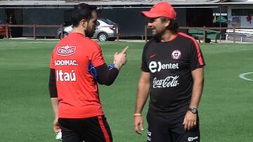 El exigente trabajo de Bravo en su primer día en la Roja