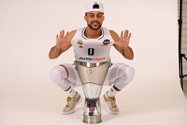 Williams-Goss, posando con el trofeo de la Euroliga.