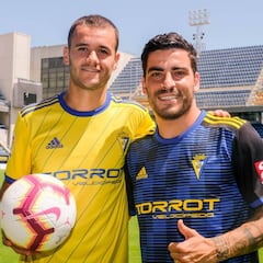 Agra y Aketxe fueron presentados en Carranza