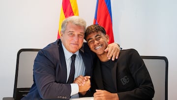 02/10/23 BARCELONA RENOVACION LAMINE YAMAL
JOAN LAPORTA PRESIDENTE
PUBLICADA 03/10/23 NA MA01 1COL
PUBLICADA 03/10/23 NA MA16 3COL