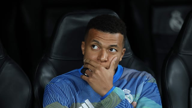Los Blancos’ French star Kylian Mbappé won’t be involved today, as Xabi Alonso looks to hold onto his job.