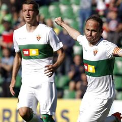 Nino mete un gol en la campaña electoral de Elche