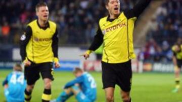 Lewandowski pone al Borussia con un pie en cuartos de final