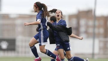 El Tacon celebra un gol.
