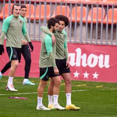 Witsel apunta al once por Savic y Simeone también cuenta con Barrios