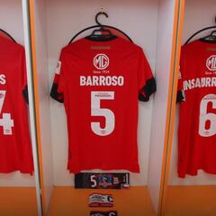 Colo Colo marcó un hito con su camiseta roja después de 32 años