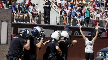 Agentes de Polic&iacute;a durante una exhibici&oacute;n de unidades en Las Ventas