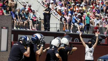 Agentes de Polic&iacute;a durante una exhibici&oacute;n de unidades en Las Ventas