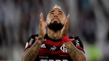 Soccer Football - Brasileiro Championship - Botafogo v Flamengo - Estadio Nilton Santos, Rio de Janeiro, Brazil - August 28, 2022 Flamengo's Arturo Vidal before the match REUTERS/Alexandre Loureiro