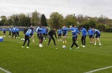 El vicepresidente del Leicester llegó en helicóptero durante el entrenamiento